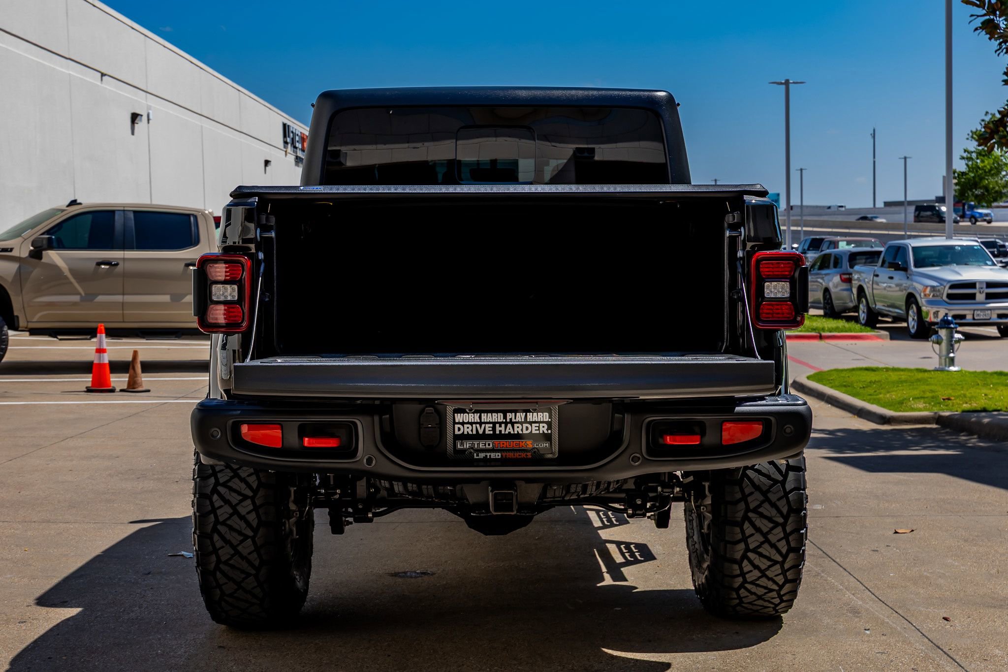 Used 2023 Jeep Gladiator Rubicon w/ LED Lighting Group AWD/4WD image 9