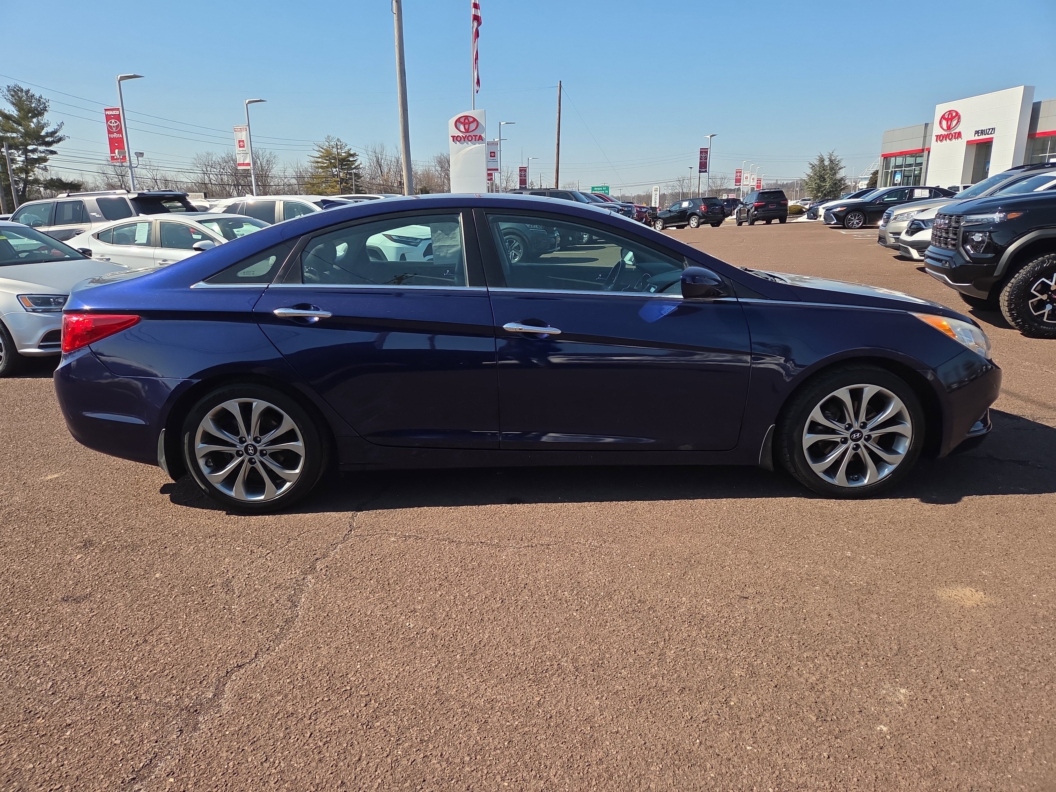 Used 2013 Hyundai Sonata SE image 2