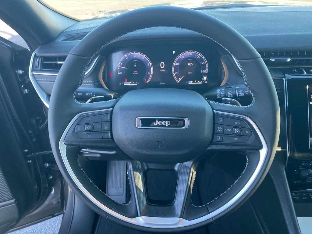 New 2025 Jeep Grand Cherokee L Altitude image 16