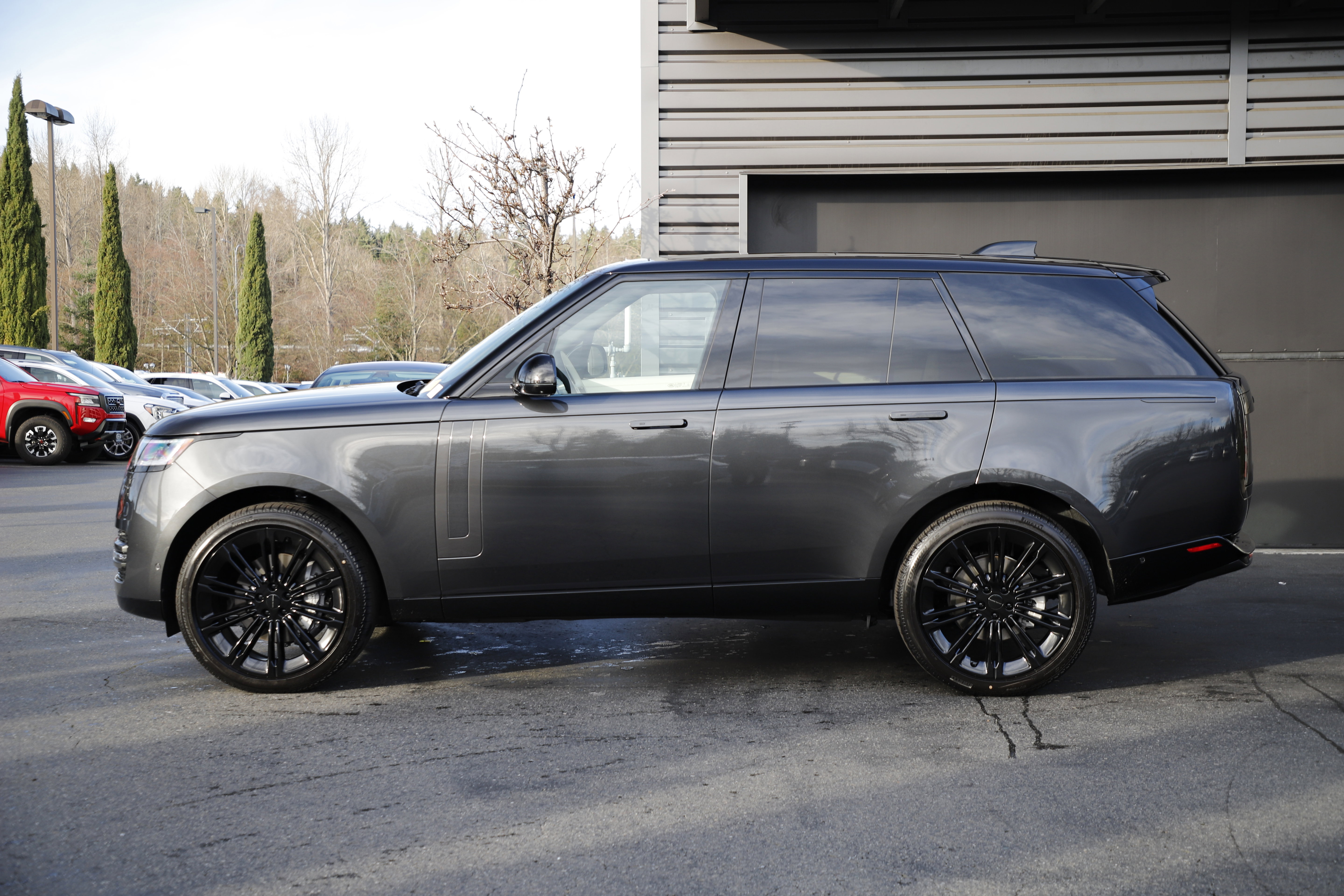 New 2026 Land Rover Range Rover SE AWD/4WD image 3