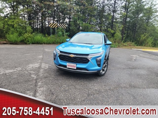 Used 2025 Chevrolet Trax LT w/ Driver Confidence Package FWD image 4