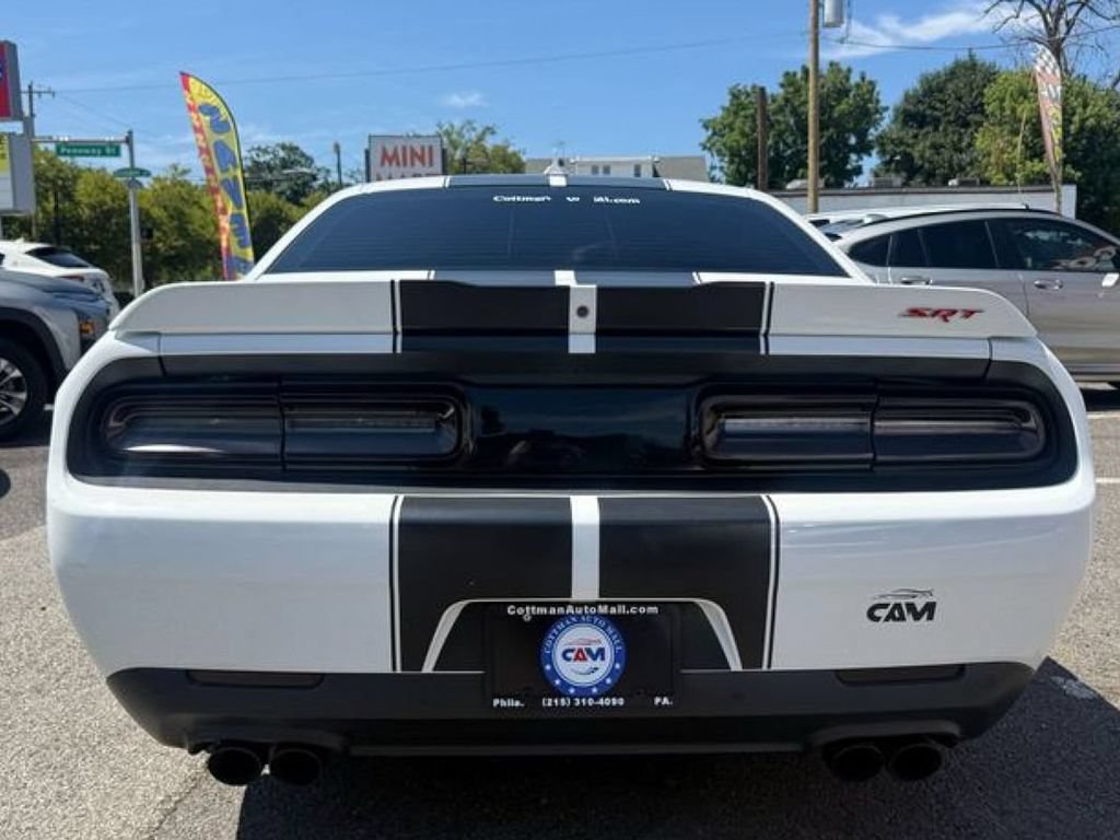 Used 2015 Dodge Challenger SRT w/ Technology Group RWD image 4