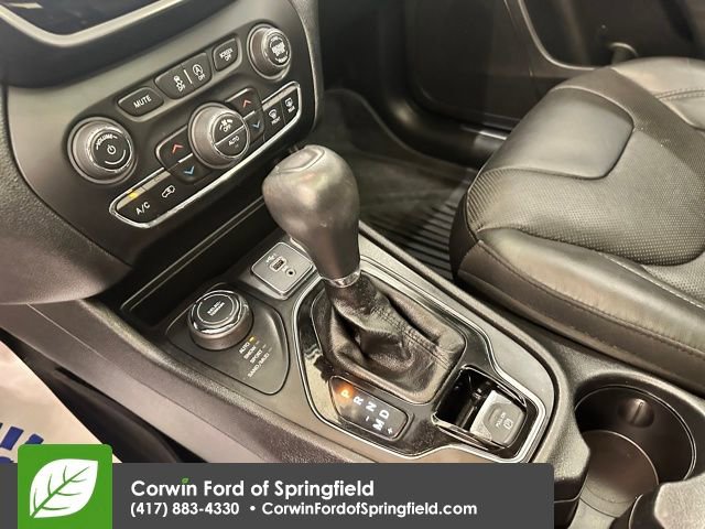 Used 2019 Jeep Cherokee Overland w/ Technology Group image 27