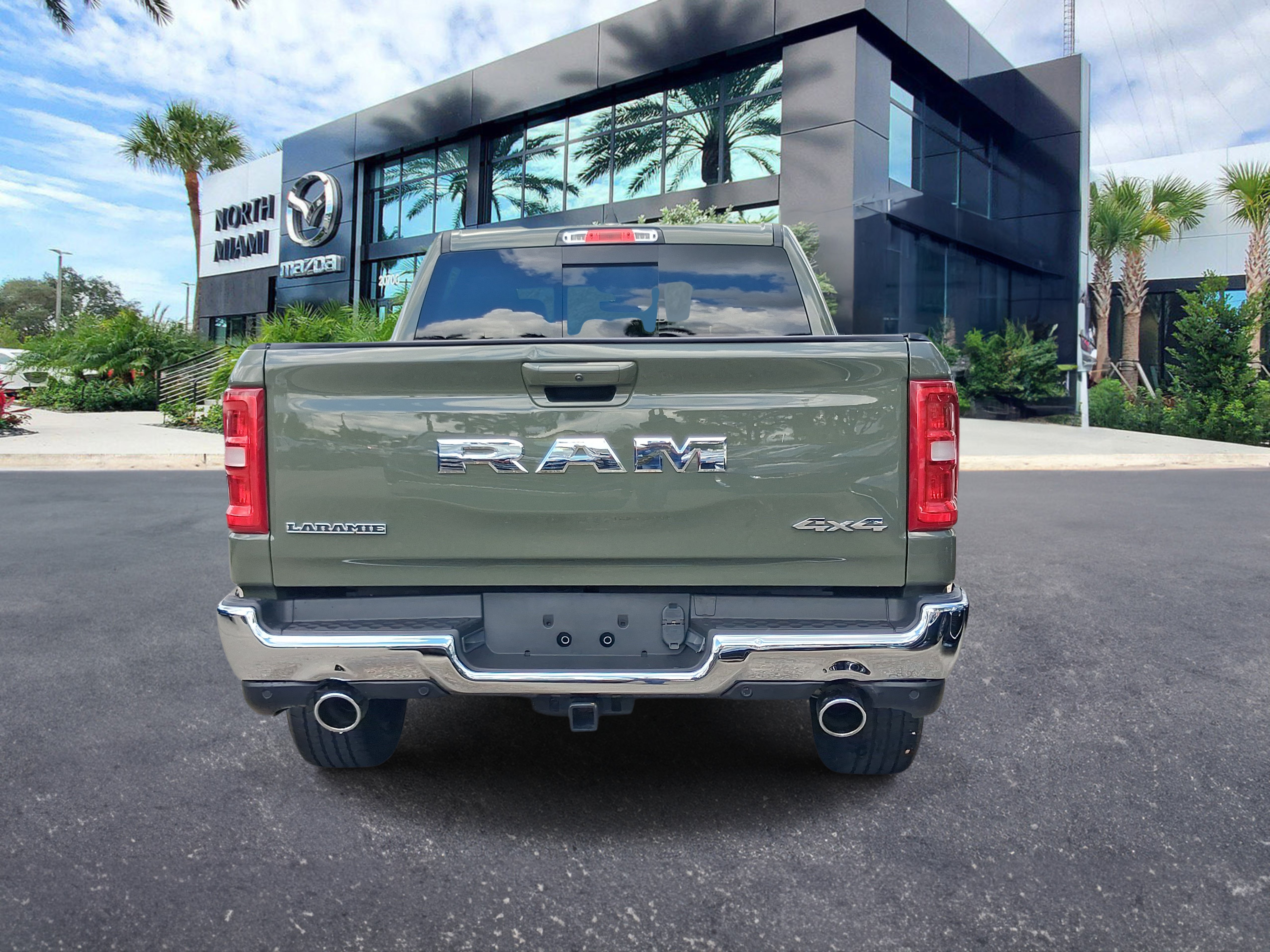 Used 2026 RAM 1500 Laramie AWD/4WD image 4