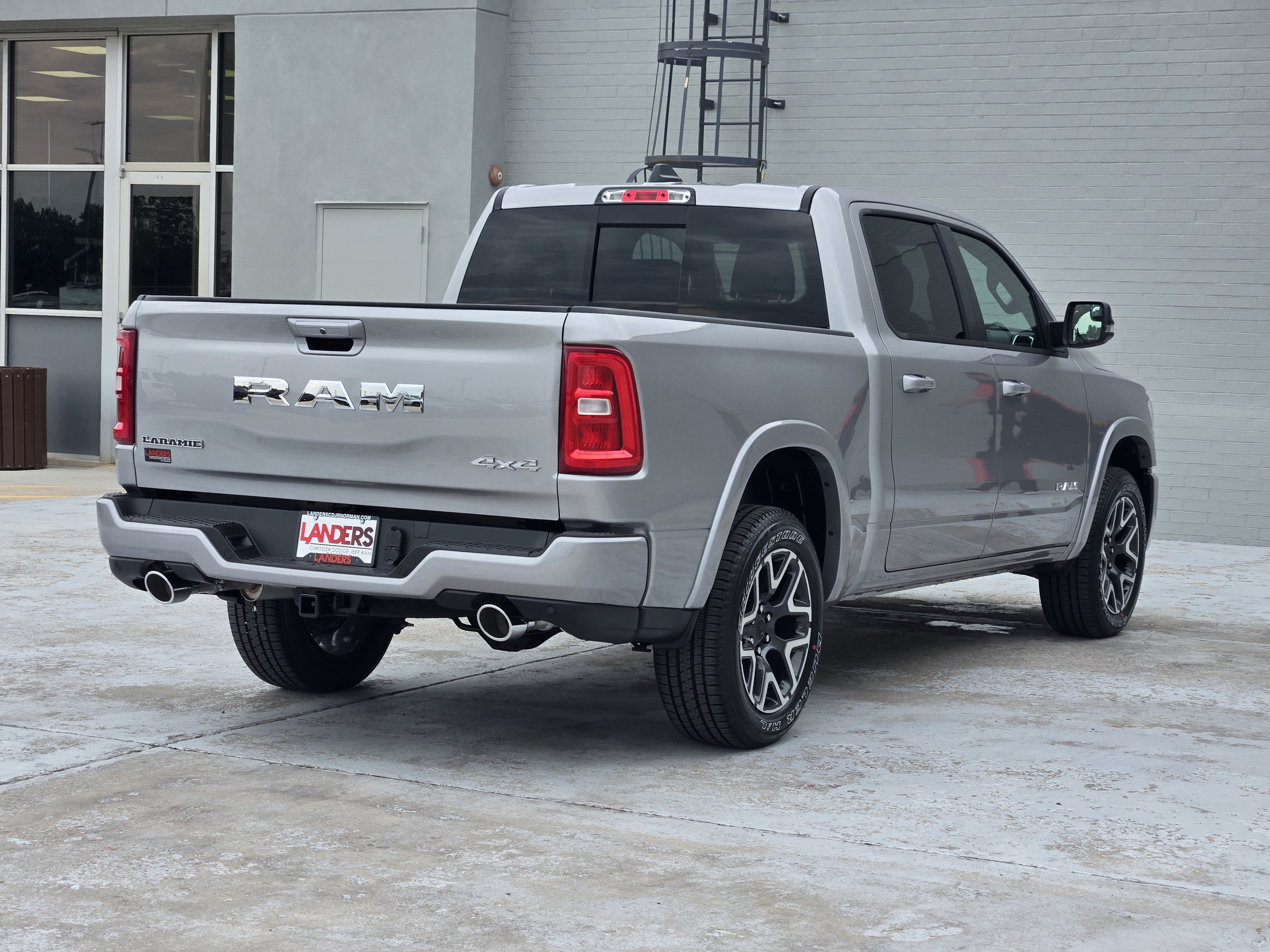 New 2026 RAM 1500 Laramie AWD/4WD image 4
