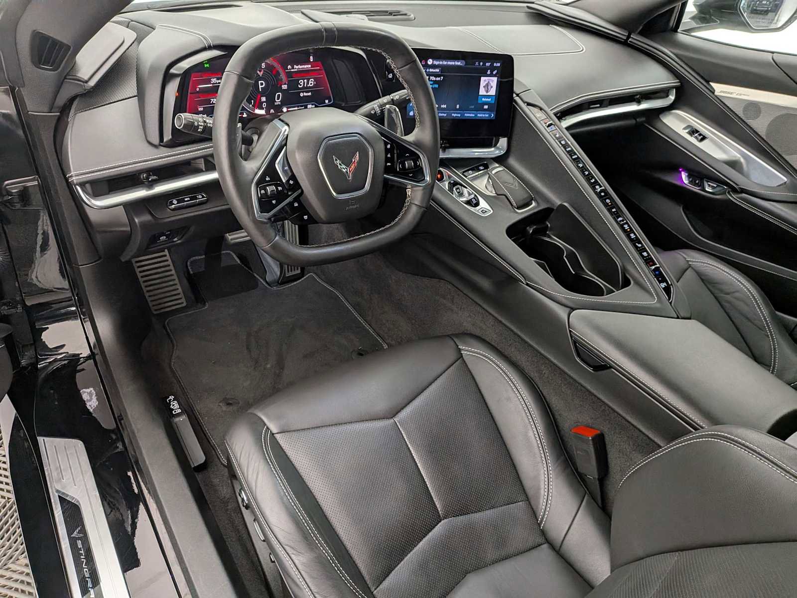 Certified 2024 Chevrolet Corvette Stingray Preferred Cpe w/ 2LT image 2