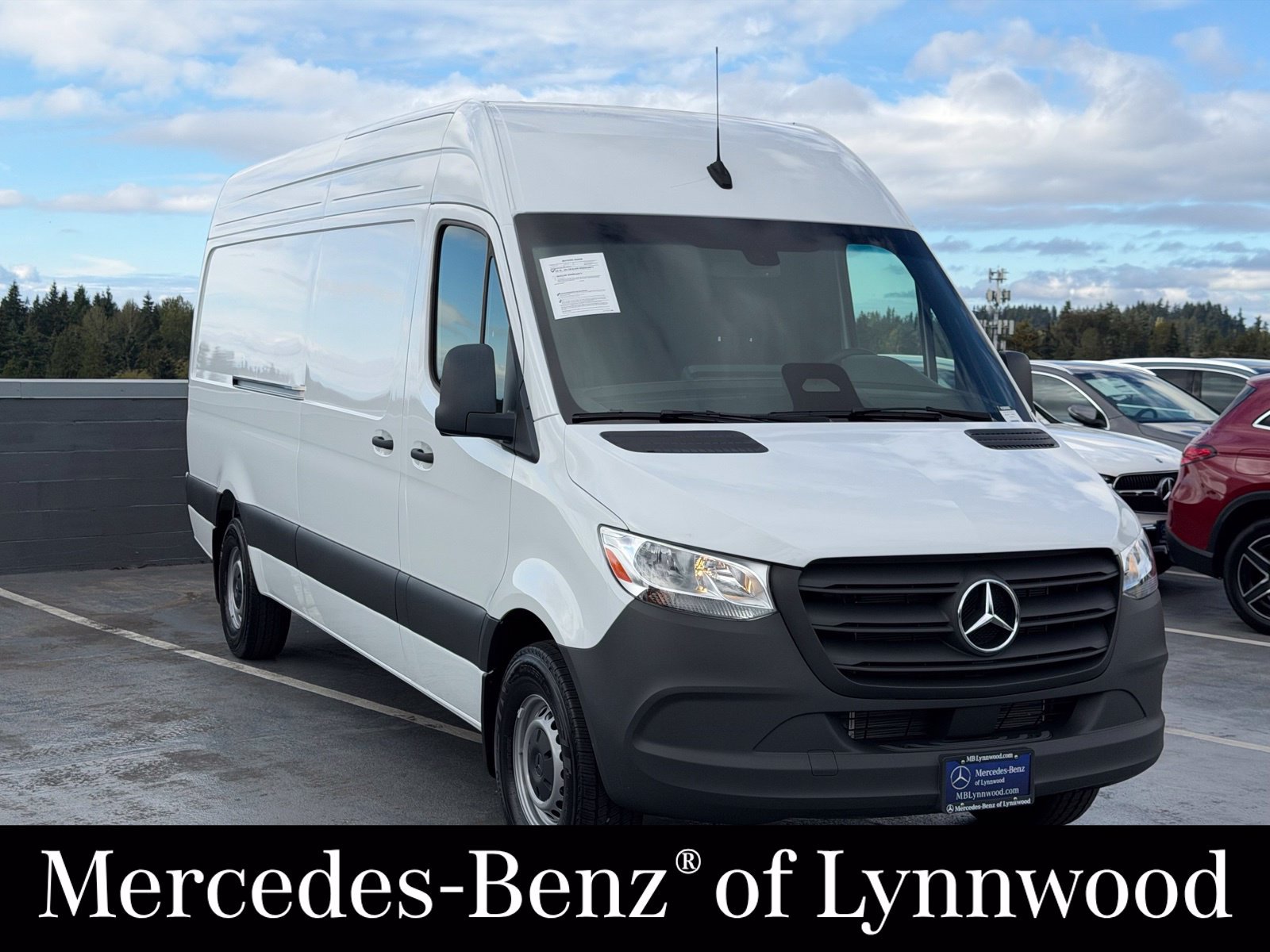 Used 2025 Mercedes-Benz Sprinter 2500 image 3