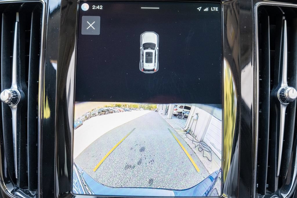 Used 2024 Volvo XC60 B5 Core w/ Climate Package AWD/4WD image 18