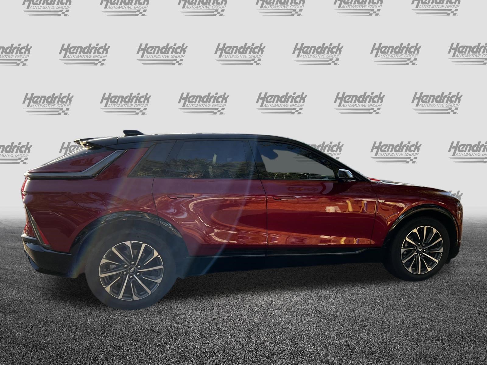 Used 2025 Cadillac Lyriq Sport AWD/4WD image 10
