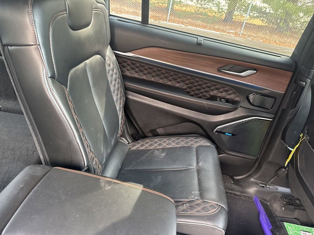 Used 2021 Jeep Grand Cherokee L Summit w/ Luxury Tech Group V image 8