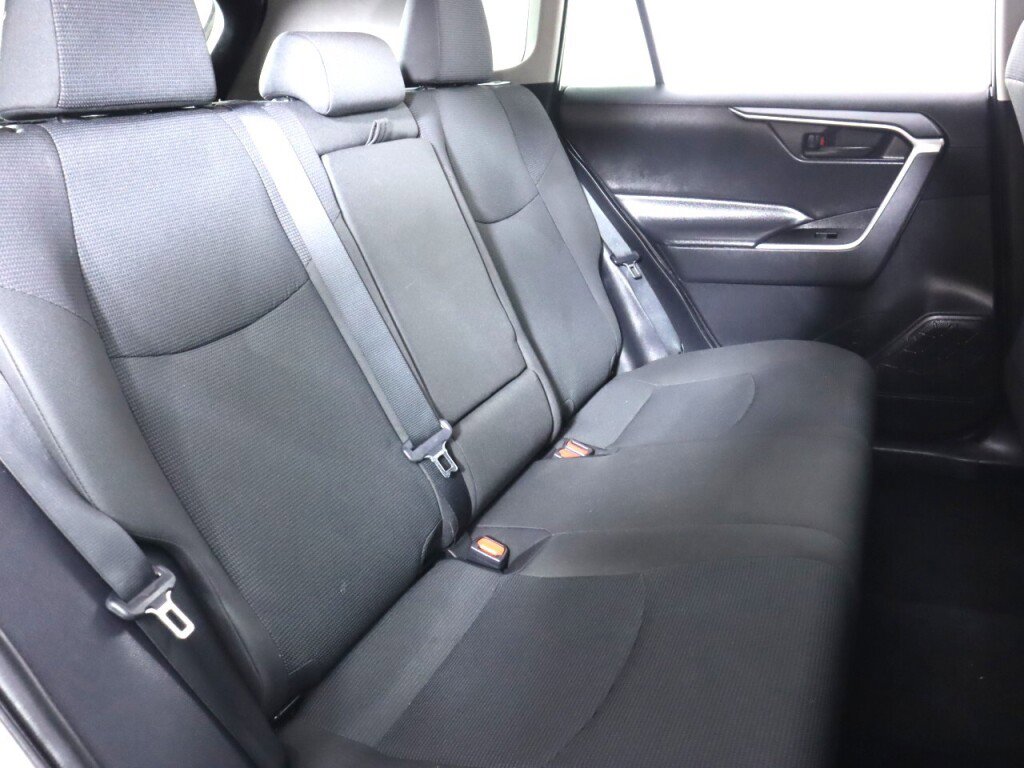 Used 2021 Toyota RAV4 LE image 34