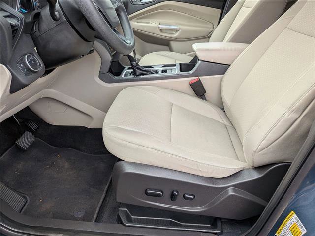 Used 2019 Ford Escape SE image 14