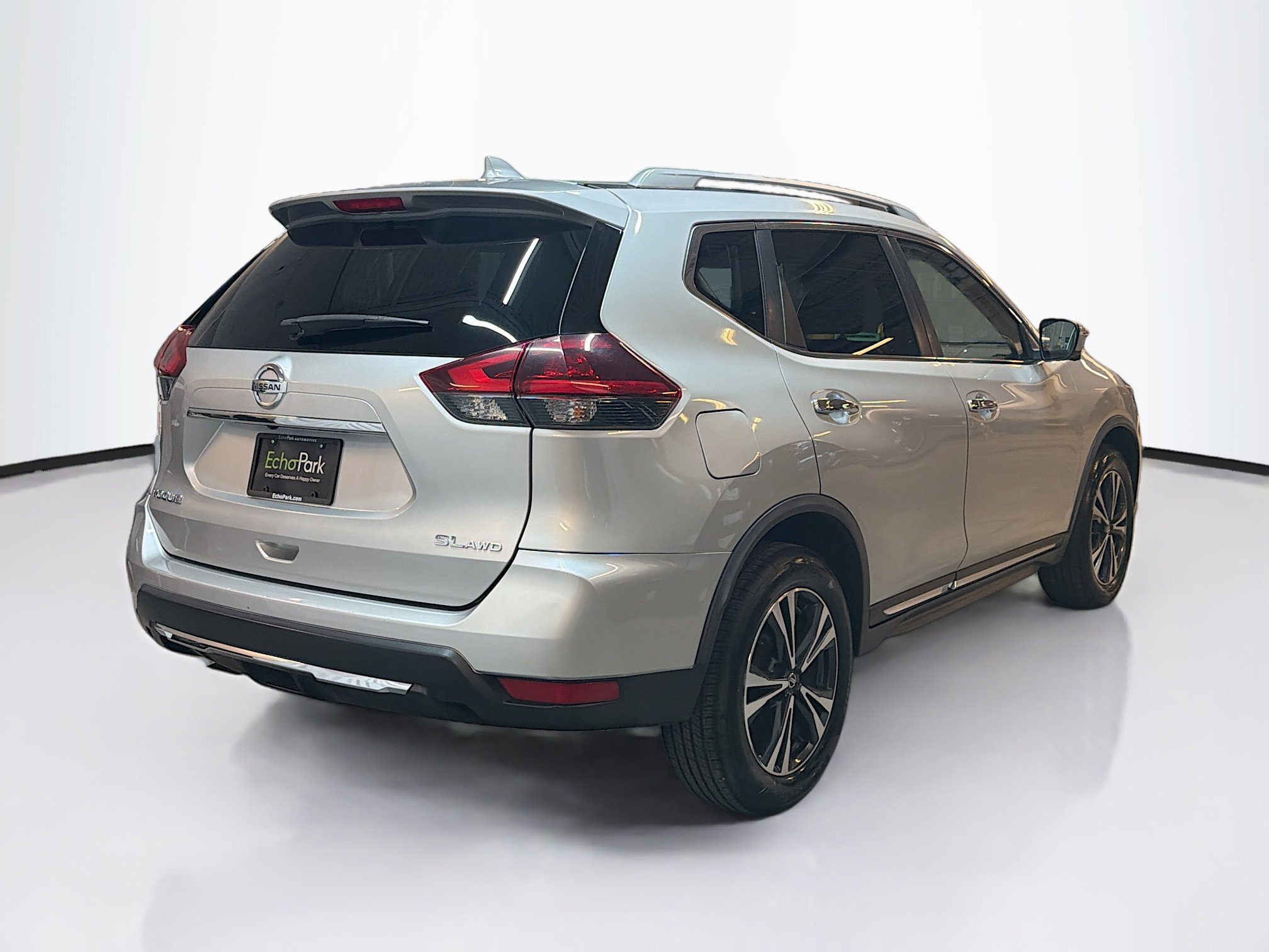 Used 2018 Nissan Rogue SL image 9