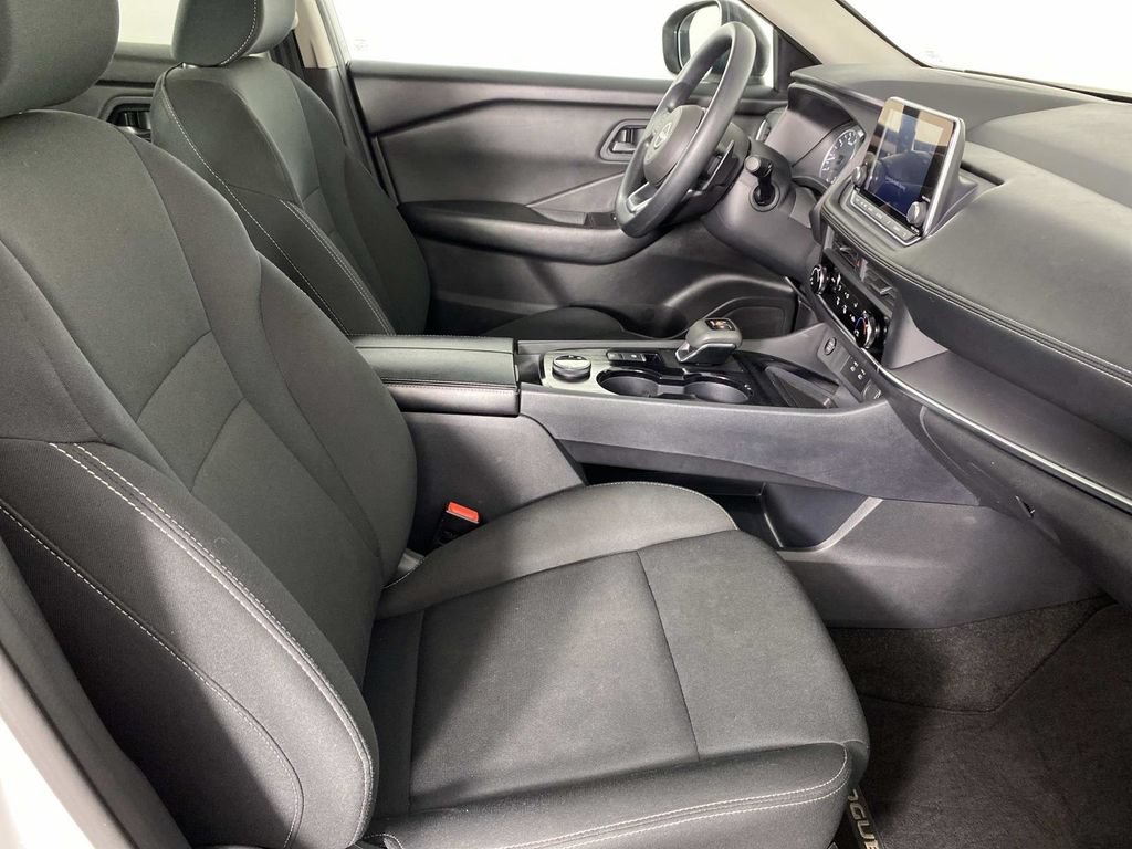 Used 2024 Nissan Rogue S AWD/4WD image 11
