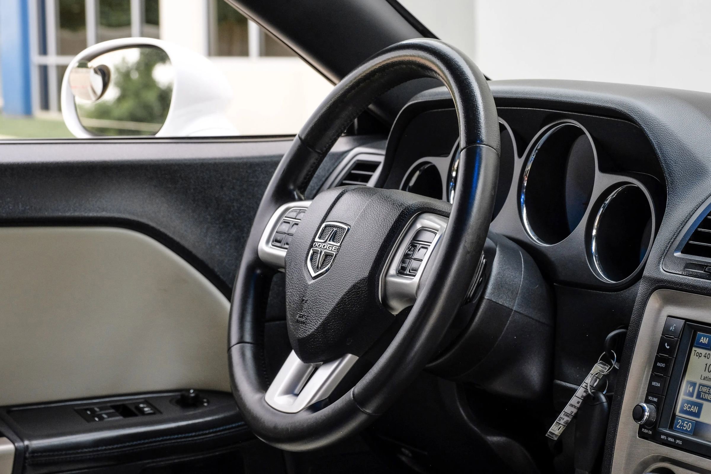Used 2011 Dodge Challenger SRT8 RWD image 21