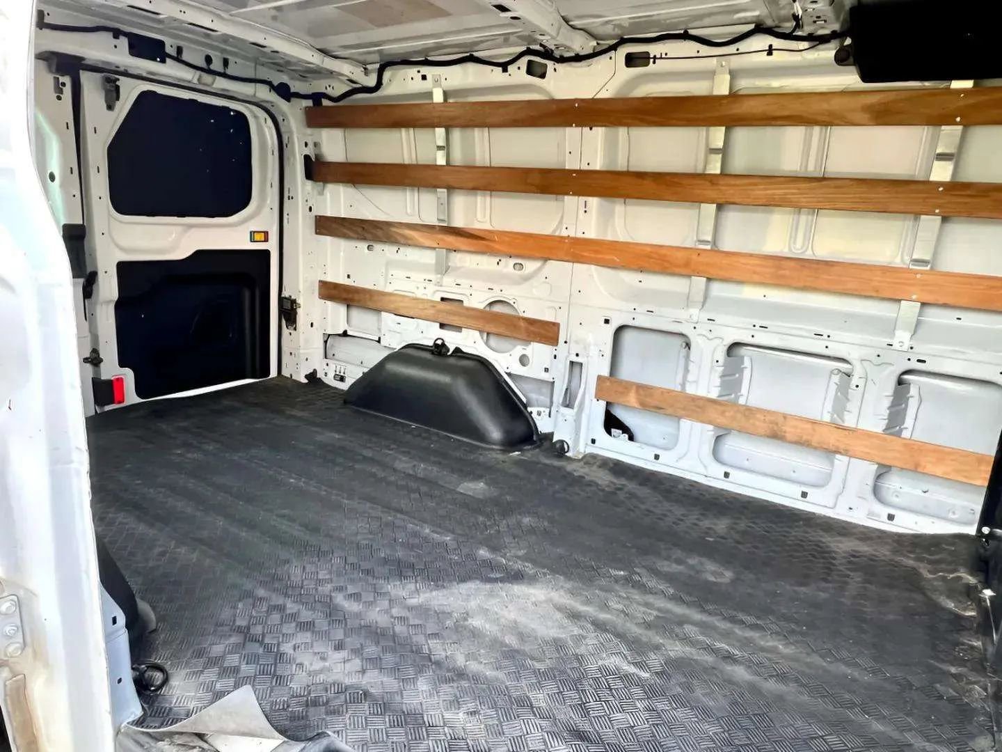 Used 2019 Ford Transit 250 130 Low Roof w/ Exterior Upgrade Package image 10