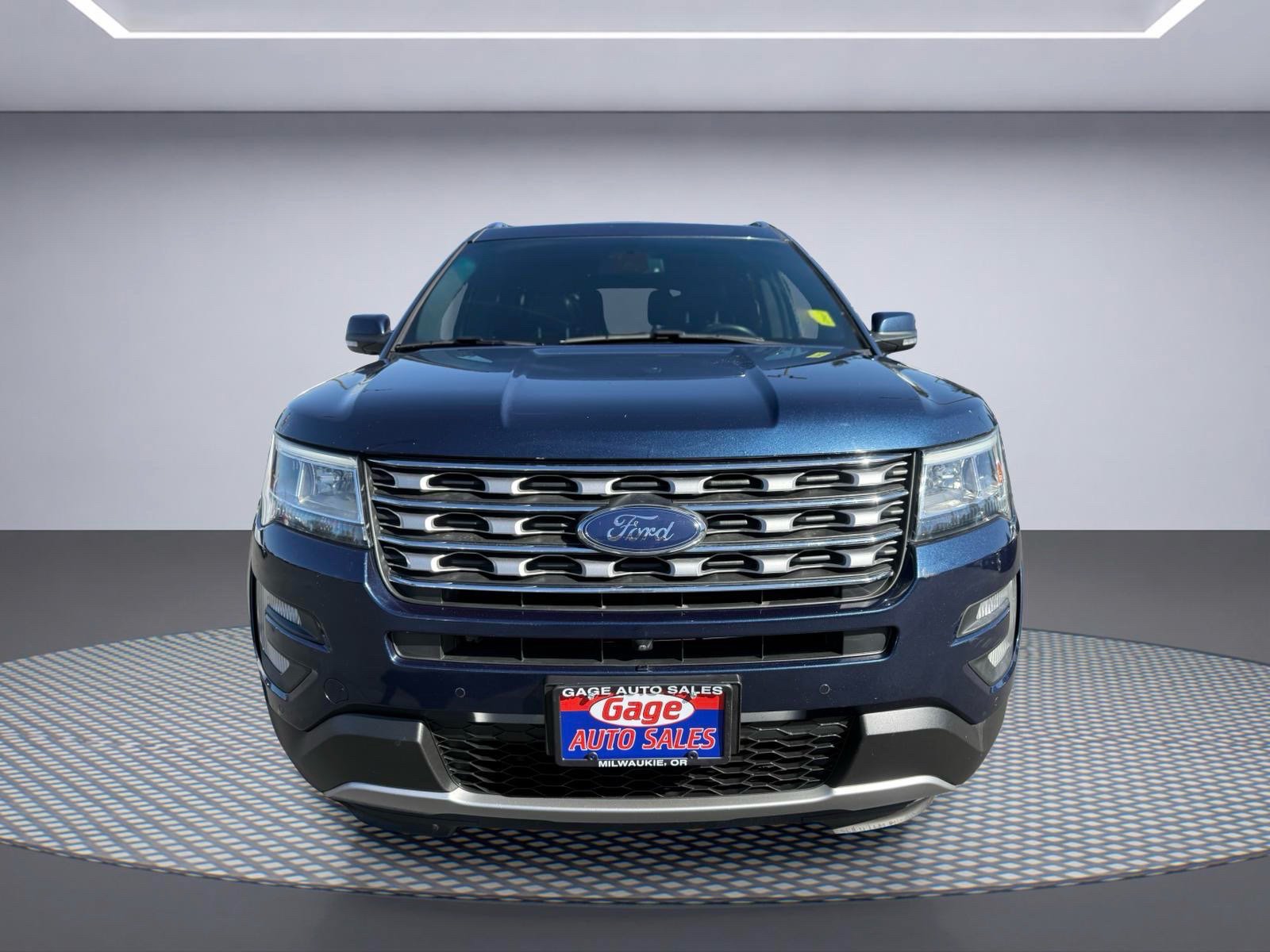 Used 2017 Ford Explorer Limited w/ Equipment Group 303A AWD/4WD image 12