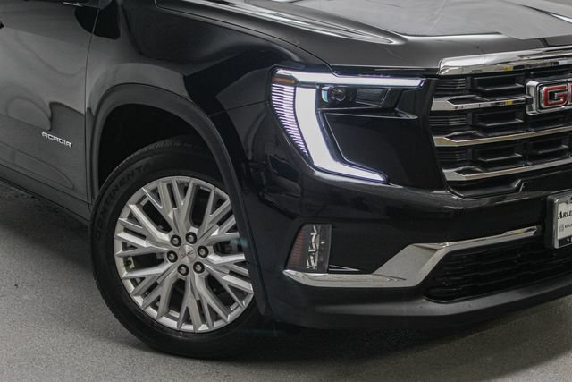 Certified 2026 GMC Acadia Elevation w/ Elevation Premium Package AWD/4WD image 3