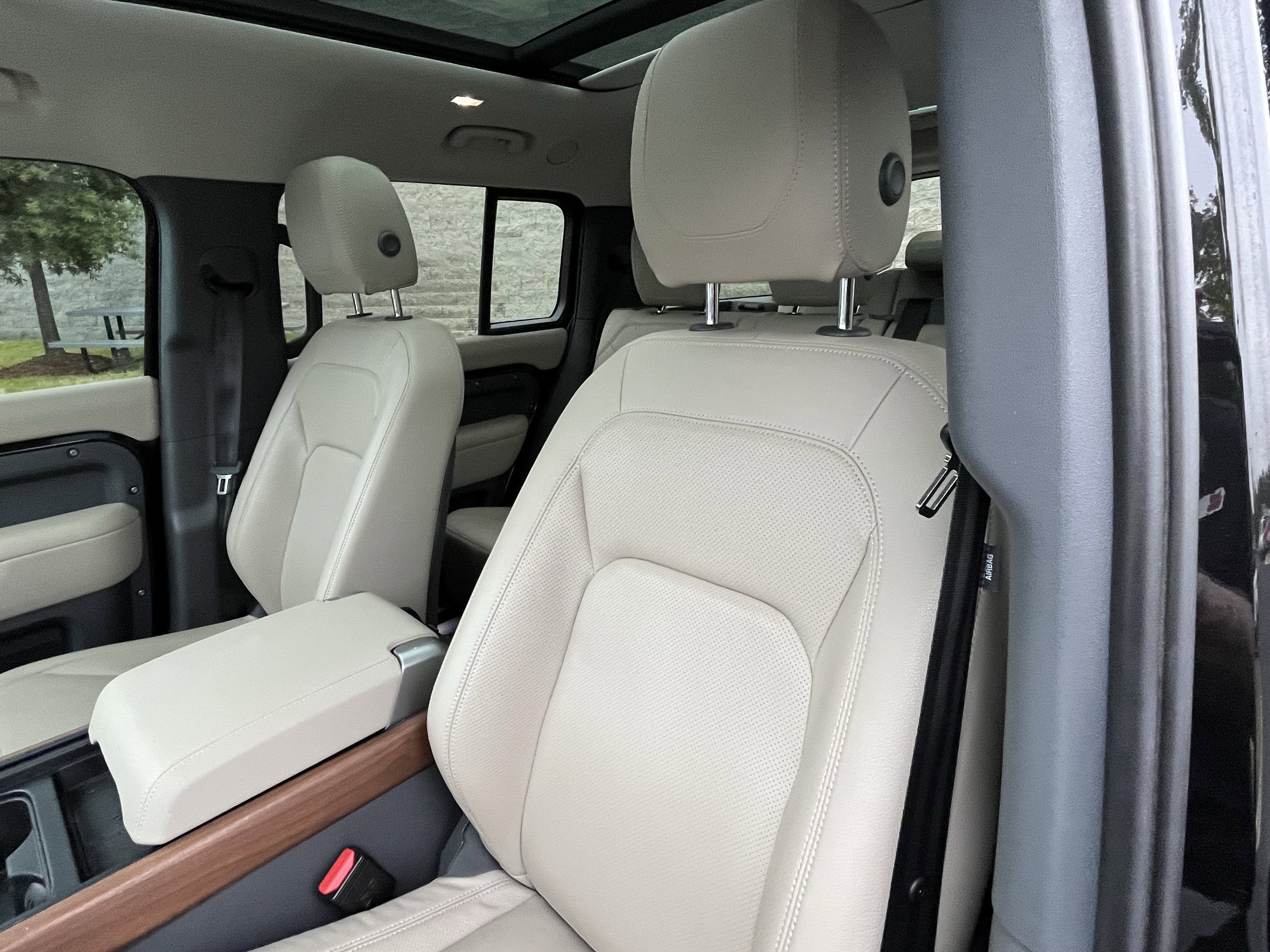 Used 2024 Land Rover Defender 130 S image 14