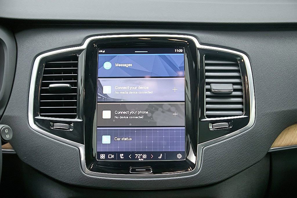 Certified 2023 Volvo XC90 B5 Plus image 29