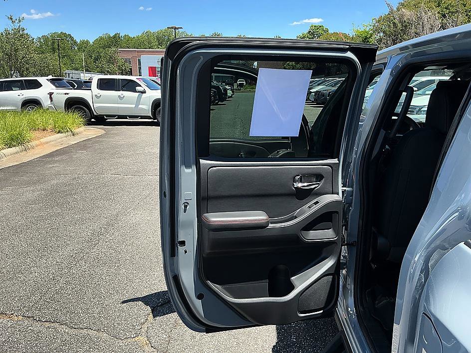 Certified 2025 Nissan Frontier PRO-4X AWD/4WD image 23