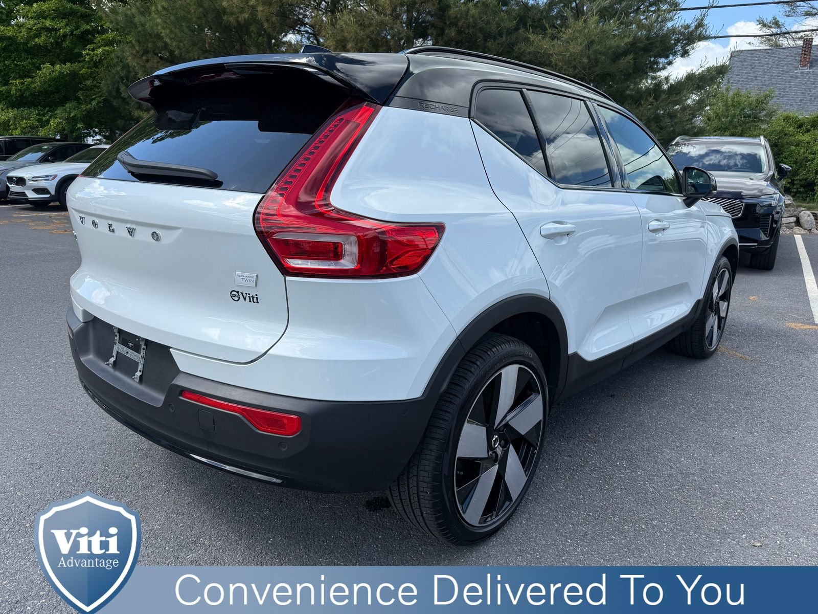 Used 2023 Volvo XC40 Recharge Ultimate w/ Protection Package Premier AWD/4WD image 8