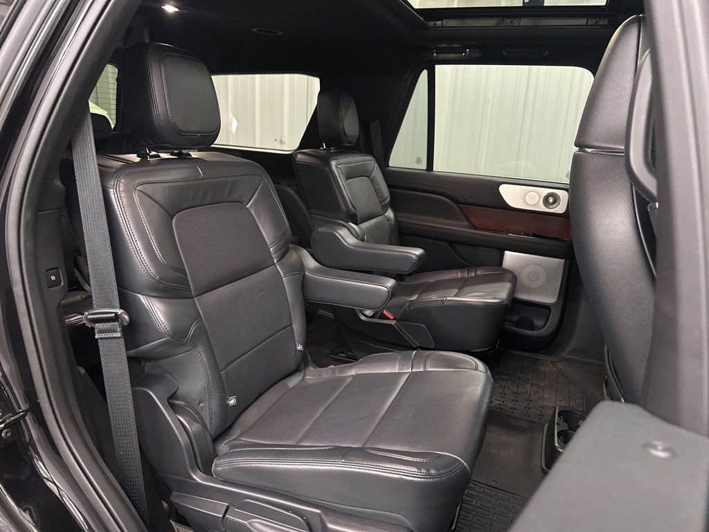 Used 2022 Lincoln Navigator Reserve image 46