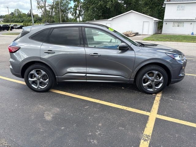 Used 2024 Ford Escape ST-Line w/ Tech Pack #1 AWD/4WD image 17