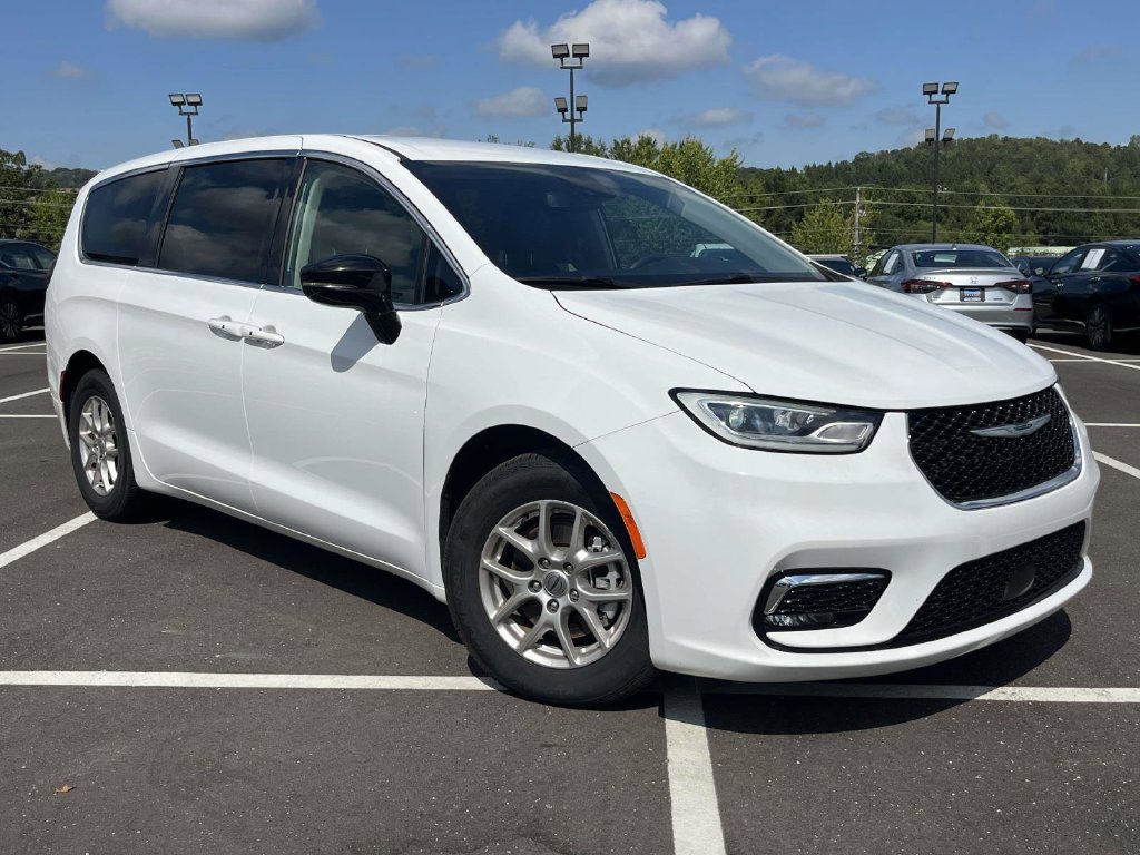 Used 2024 Chrysler Pacifica Touring-L