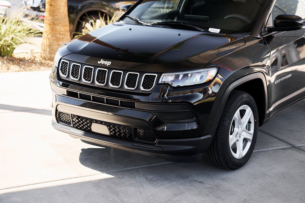 Used 2023 Jeep Compass Sport image 5