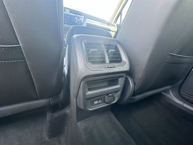 Used 2024 Volkswagen Tiguan SE image 22