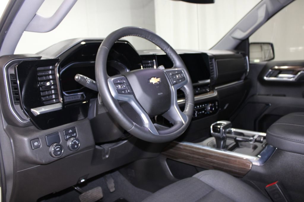 Used 2023 Chevrolet Silverado 1500 LT image 19