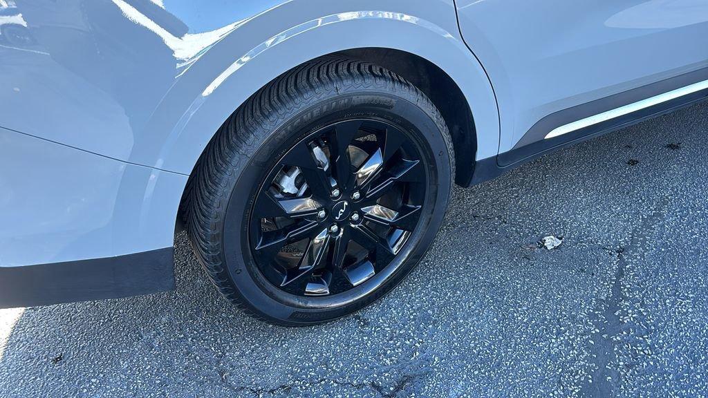 Used 2024 Kia Carnival SX image 8