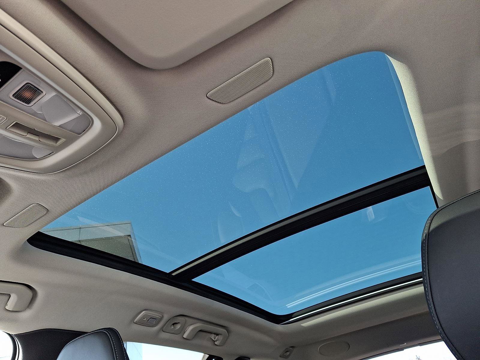 Certified 2025 Volvo V60 B5 Cross Country Ultra image 15