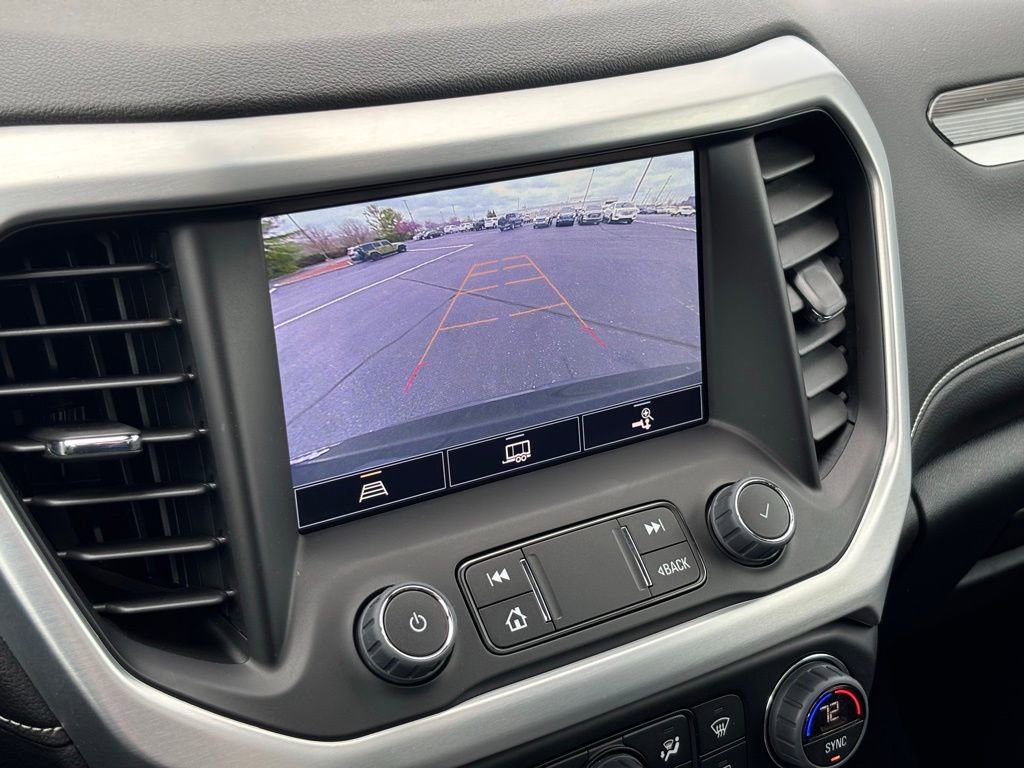Used 2023 GMC Acadia SLT w/ Preferred Package image 44