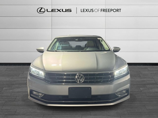 Used 2017 Volkswagen Passat 1.8T SE FWD image 2