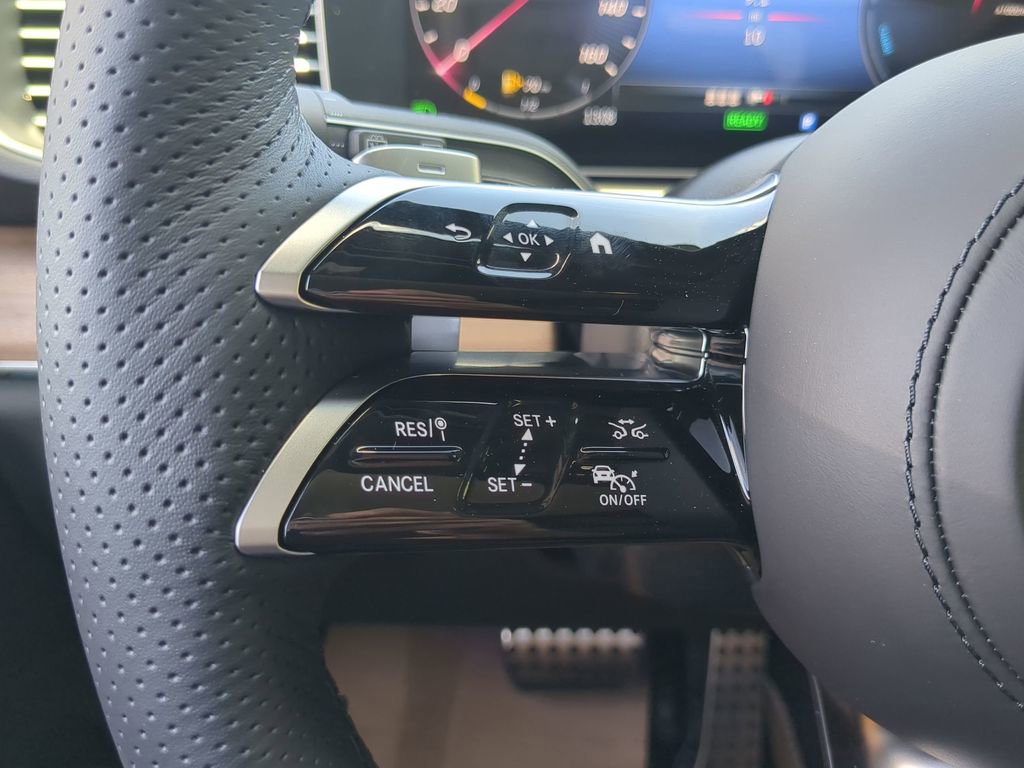 Used 2025 Mercedes-Benz GLE 450e 4MATIC image 13