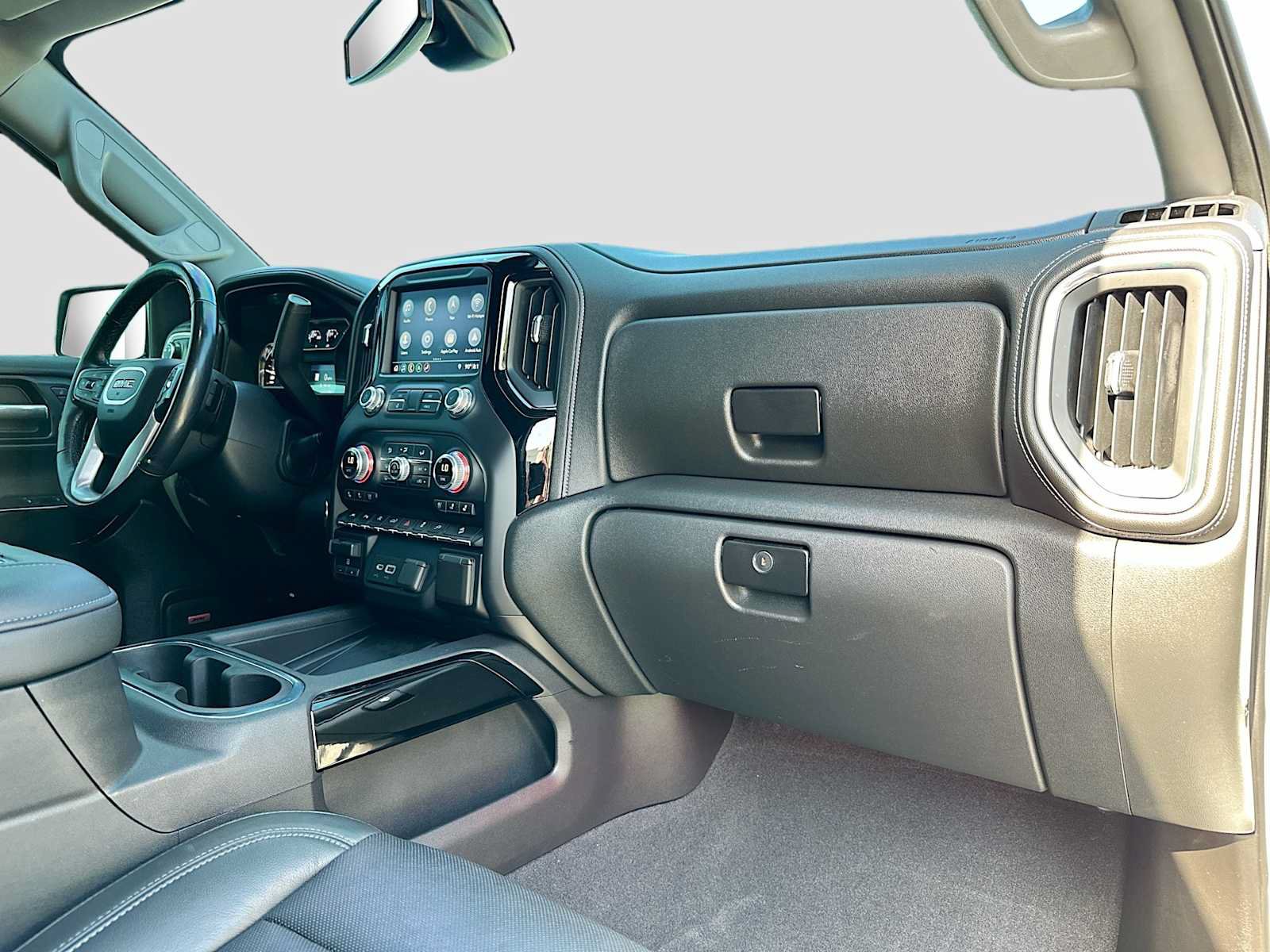 Used 2019 GMC Sierra 1500 SLT w/ SLT Premium Plus Package AWD/4WD image 30