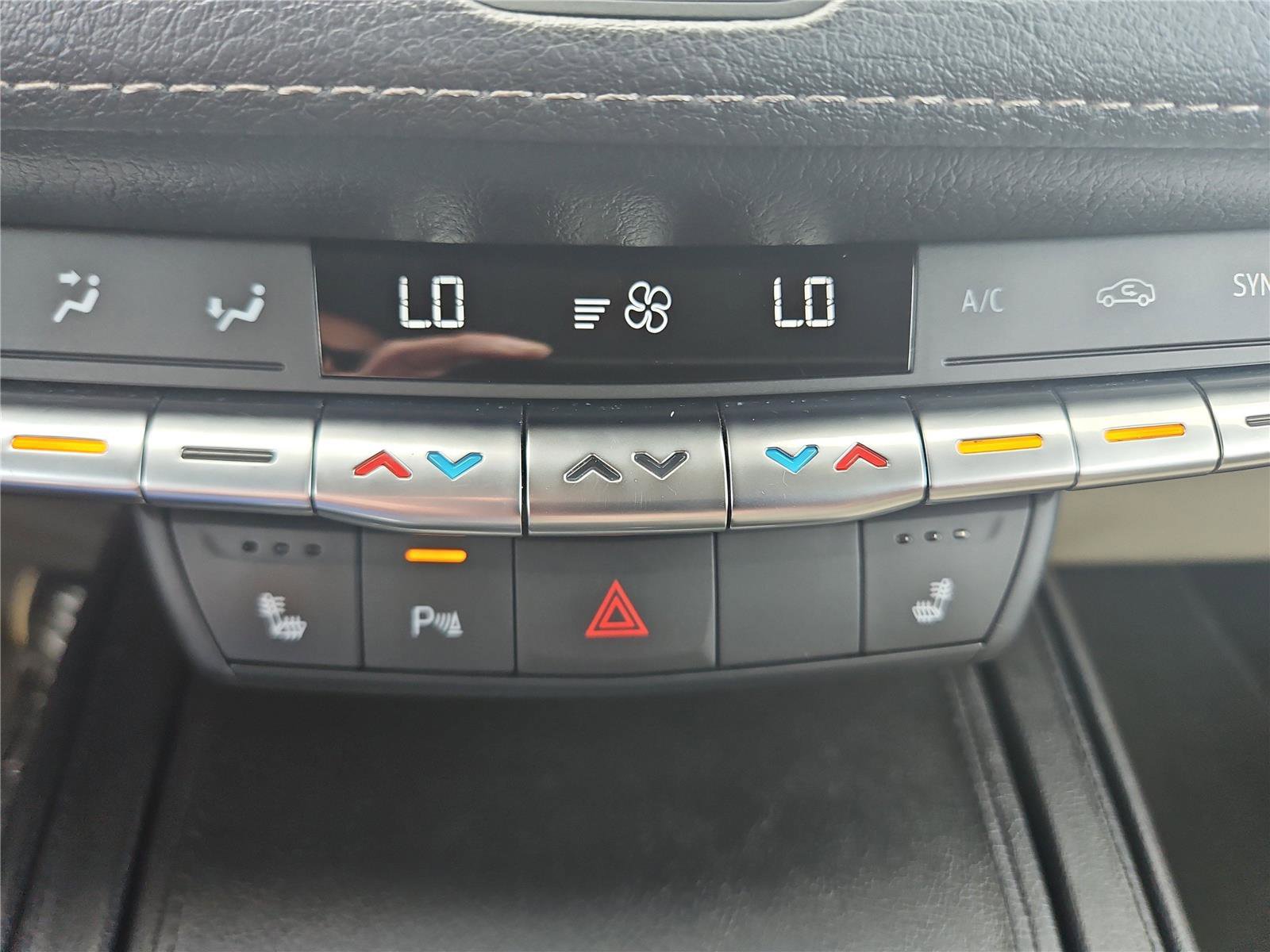 Used 2021 Cadillac XT4 Luxury AWD/4WD image 12