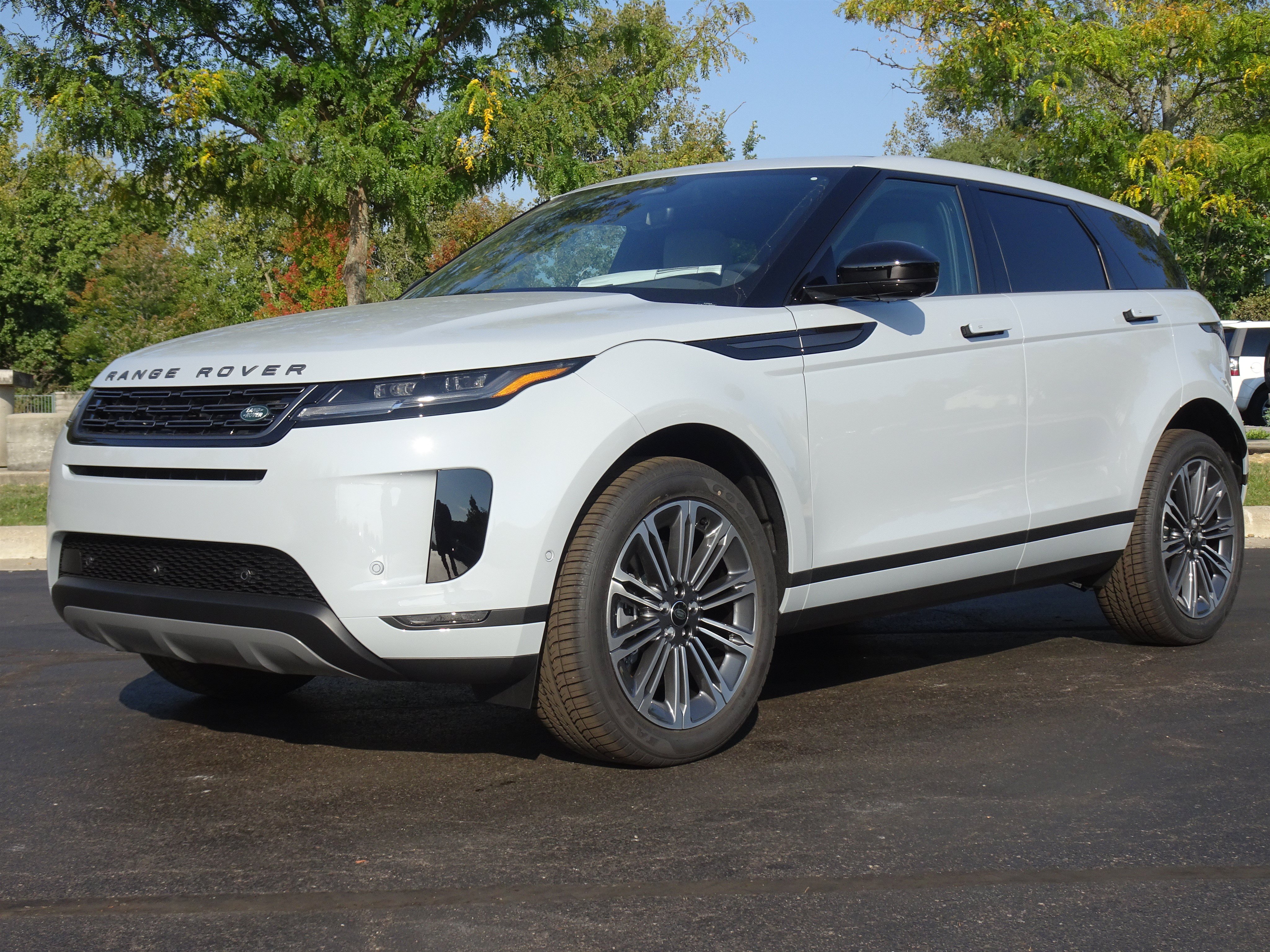New 2026 Land Rover Range Rover Evoque S AWD/4WD image 4