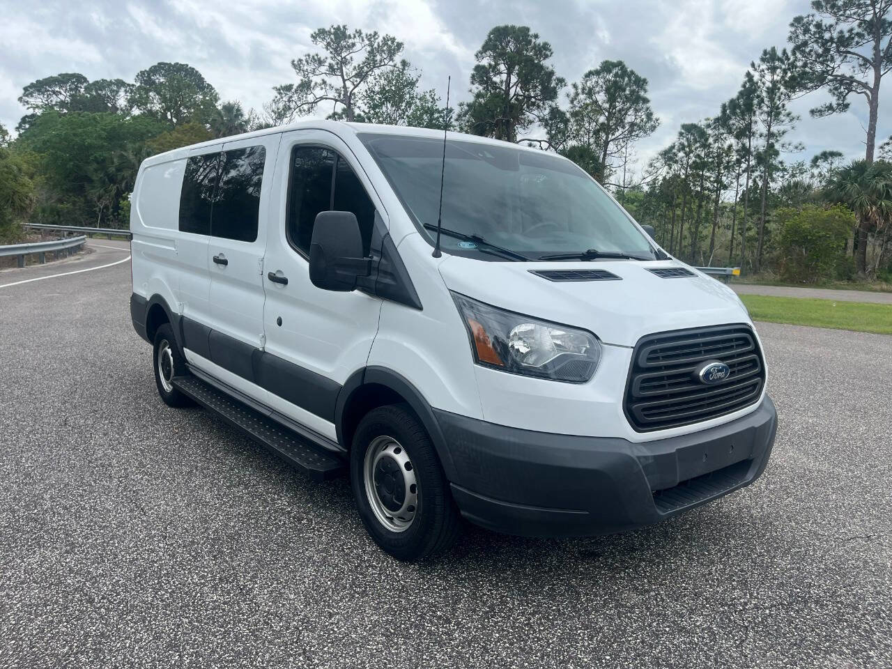 Used 2017 Ford Transit 250 250 3dr SWB Low Roof Cargo Van image 7
