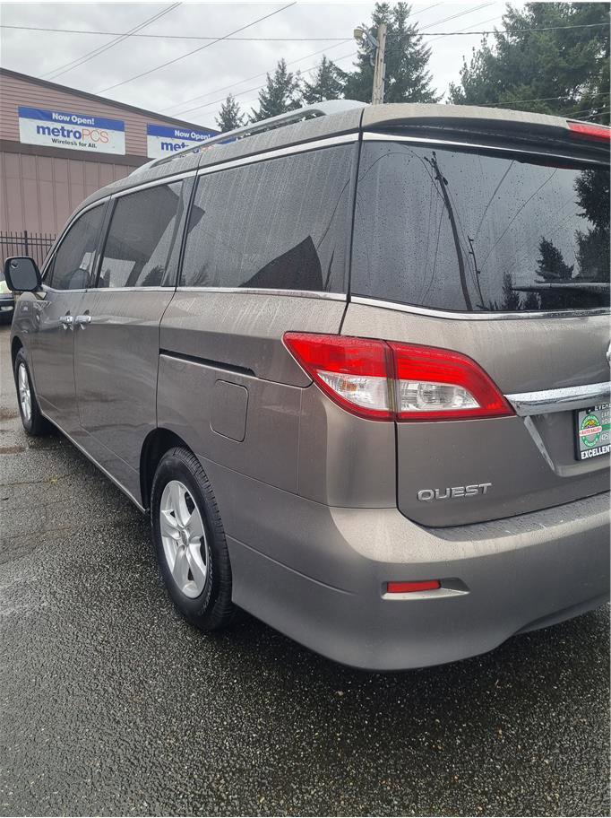 Used 2014 Nissan Quest SV w/ Leather Package image 4