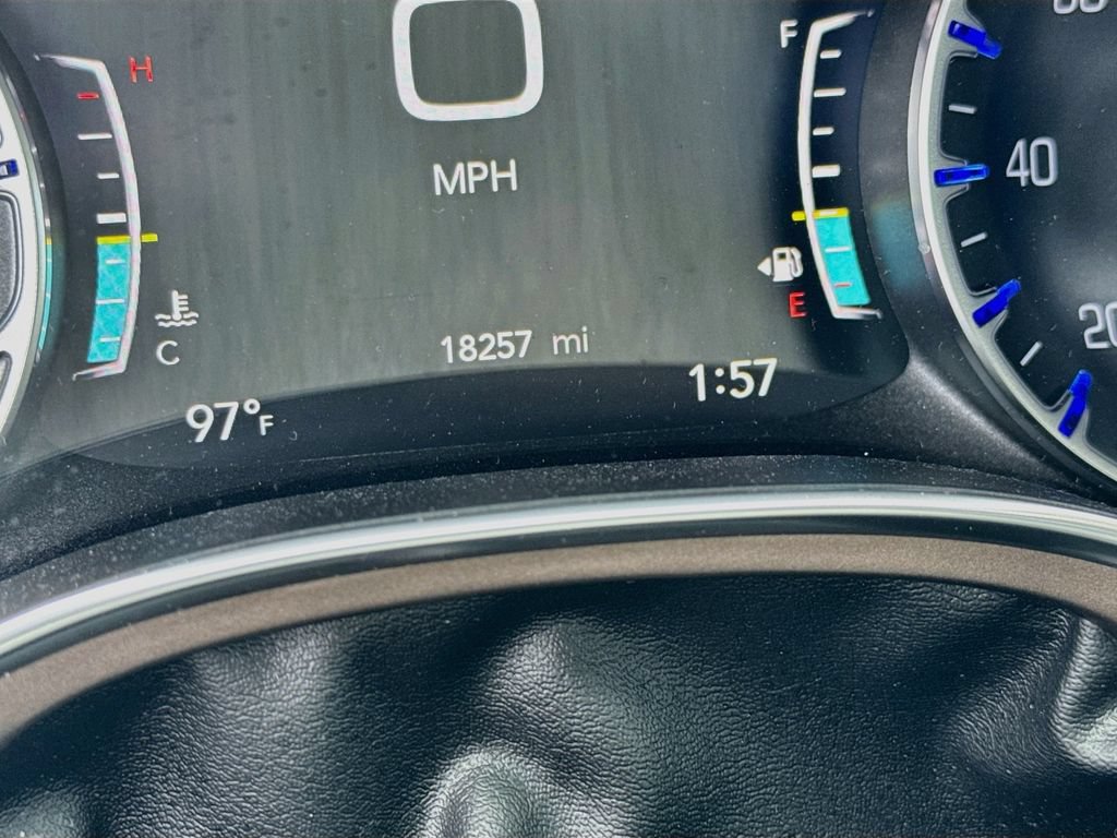 Used 2019 Chrysler Pacifica Touring-L Plus w/ Advanced Safetytec Group FWD image 13
