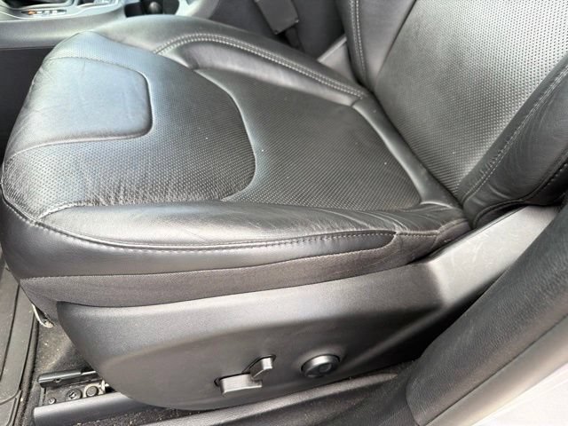 Used 2021 Jeep Cherokee Latitude Lux w/ Comfort/Convenience Group FWD image 23