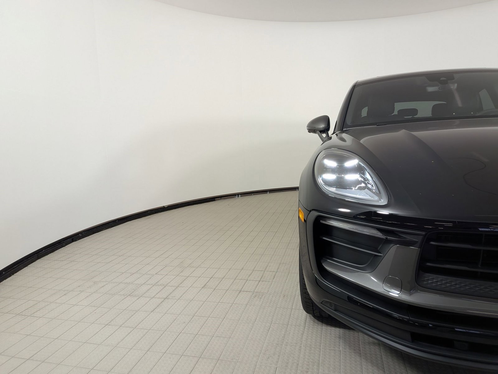 New 2026 Porsche Macan Turbo AWD/4WD image 28