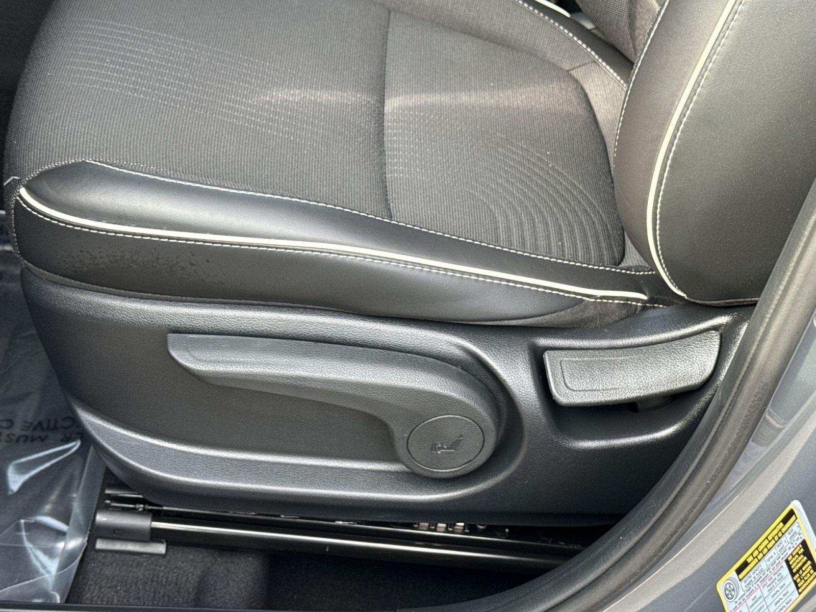 Certified 2024 Hyundai Venue Limited FWD image 14