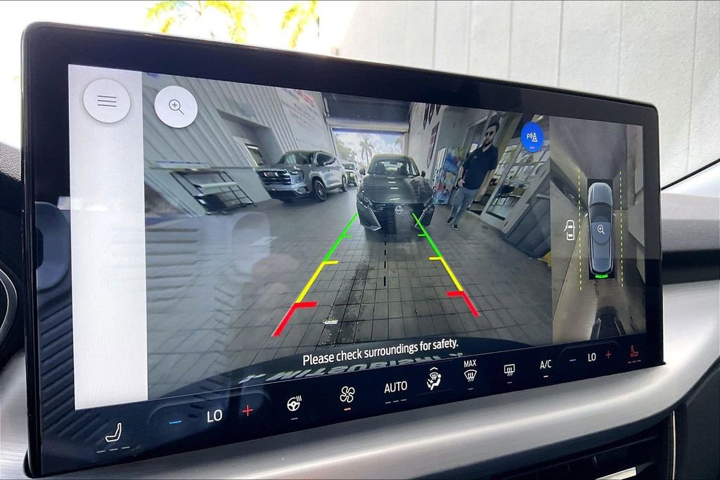 Used 2024 Ford Escape Platinum AWD/4WD image 12