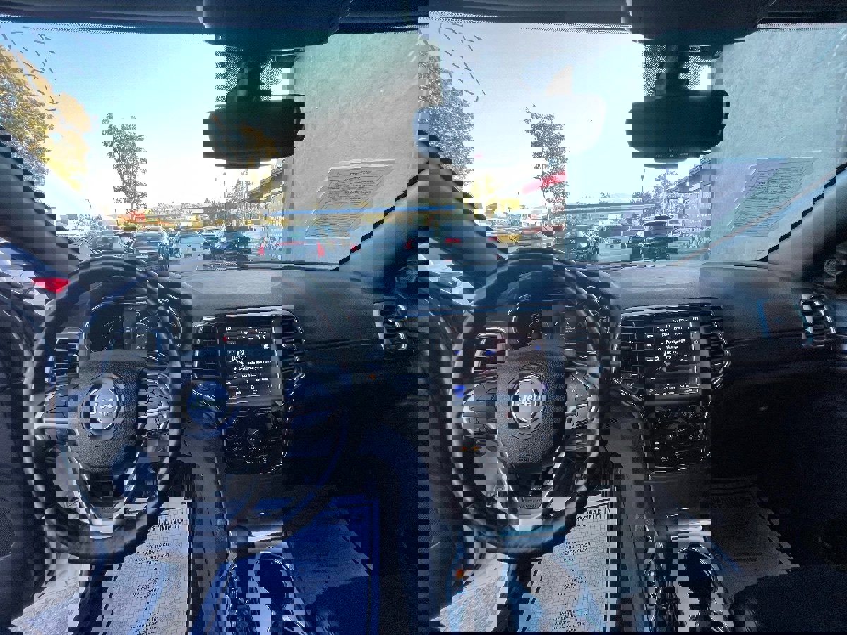 Used 2018 Jeep Grand Cherokee Altitude image 10