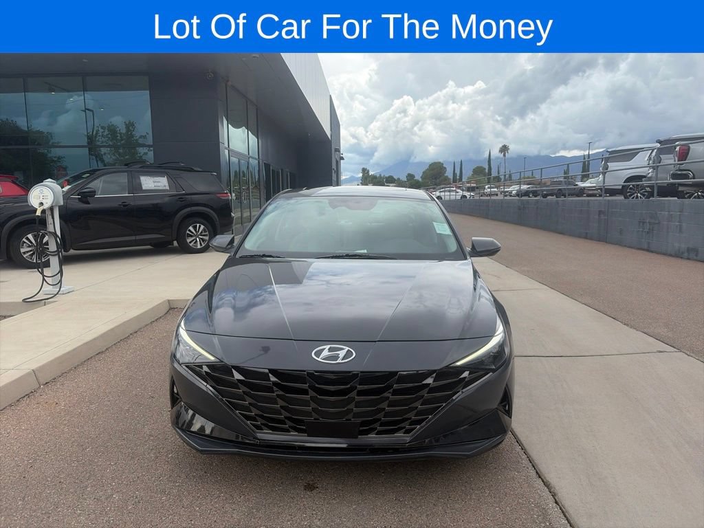 Used 2023 Hyundai Elantra Limited FWD image 2
