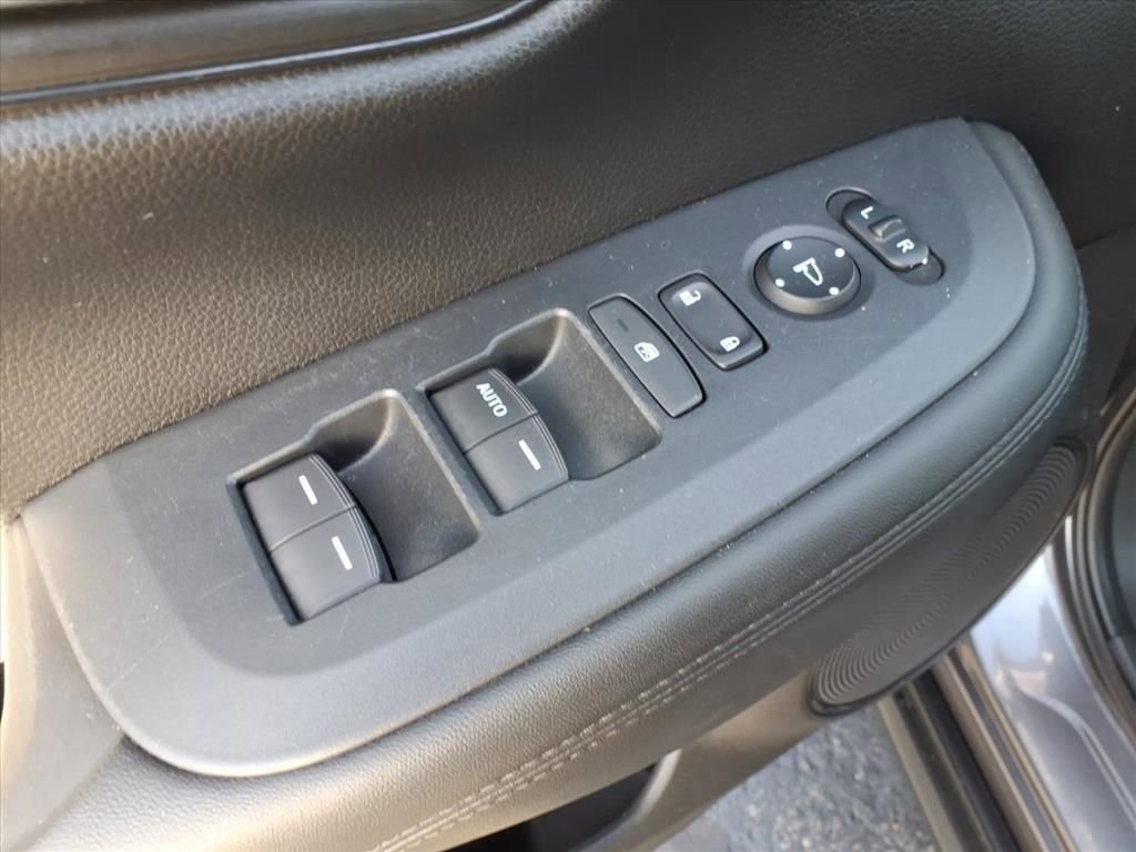 Used 2023 Honda HR-V LX image 13